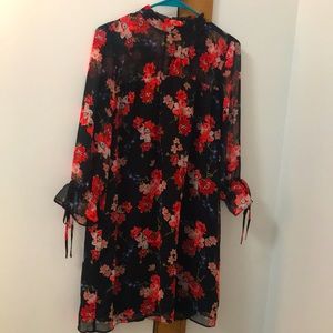 Express size M floral shift dress